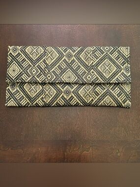 MMS Black Tan Tribal Vegan Leather Casual‎ Clutch Purse Minimalist Sleek Classic